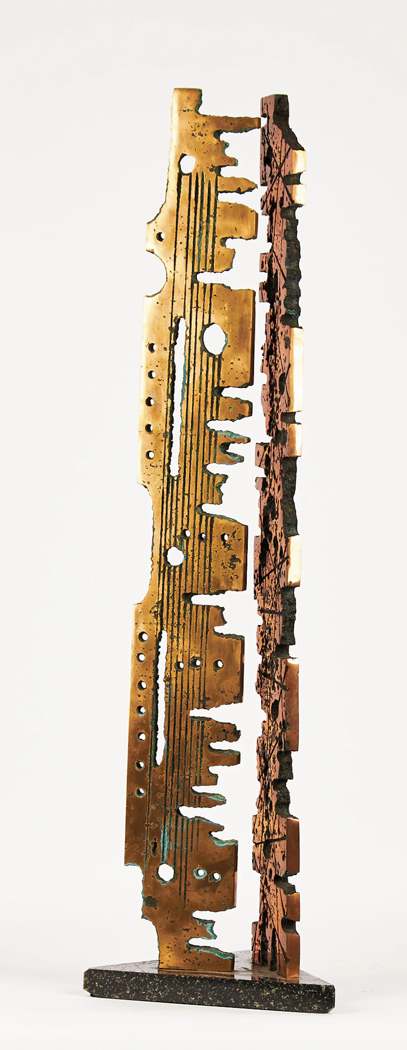 Thaddaeus Szepielewicz, Together on a Deltoid (With “My Next Move Is” exhibition material), polished bronze with green patina - view 3