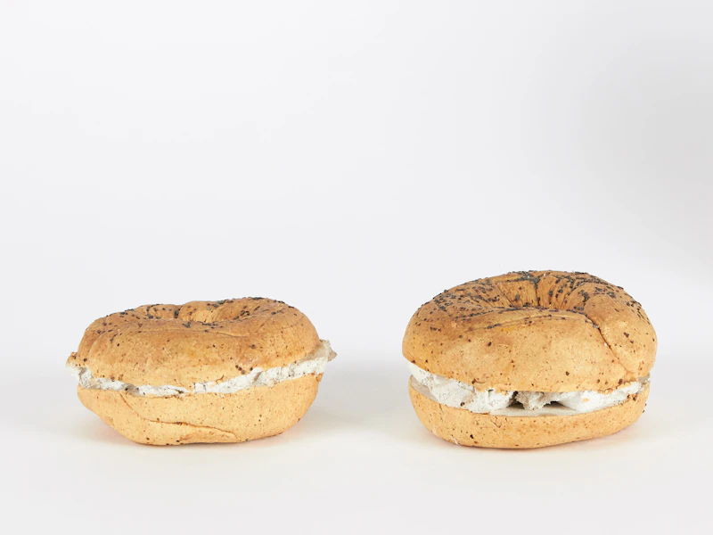David James Gilhooly, 2 Poppyseed Bagels with Cream Cheese, two ceramic sculptures, 1975 - view 2