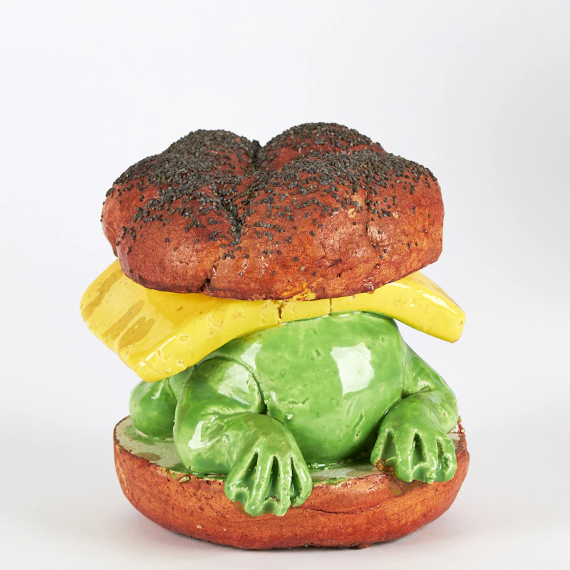 David James Gilhooly, Frog Sandwich with Cheese on a Bagel, ceramic sculpture, 1976 - view 2