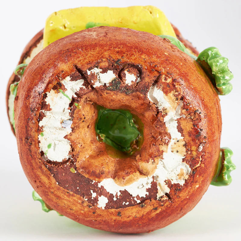 David James Gilhooly, Frog Sandwich with Cheese on a Bagel, ceramic sculpture, 1976 - view 3