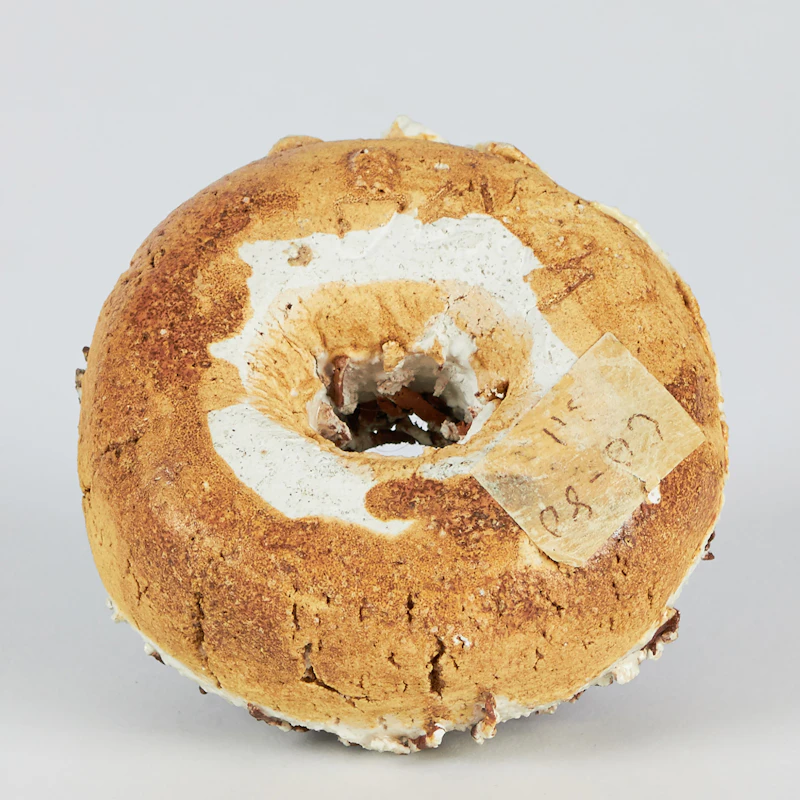 David James Gilhooly, 3 Donuts, three ceramic sculptures, 1973 - view 3