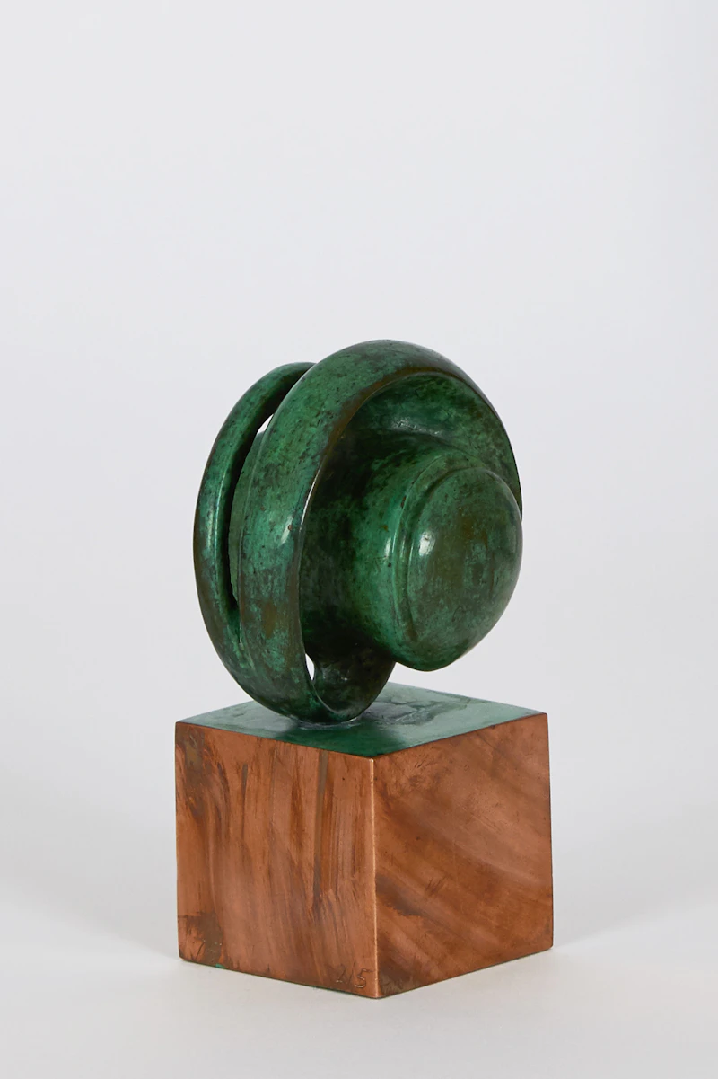 Maryon Kantaroff, Bubble Gum, bronze sculpture, 1975 - view 3