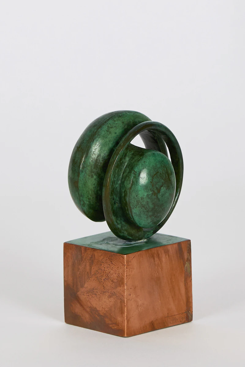 Maryon Kantaroff, Bubble Gum, bronze sculpture, 1975 - view 5