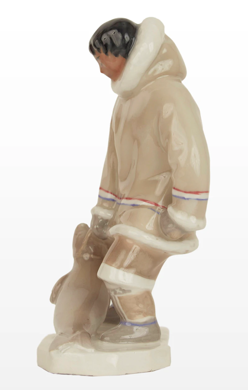 Leo Mol, Inuit Hunter, porcelain sculpture, 1958 - view 2