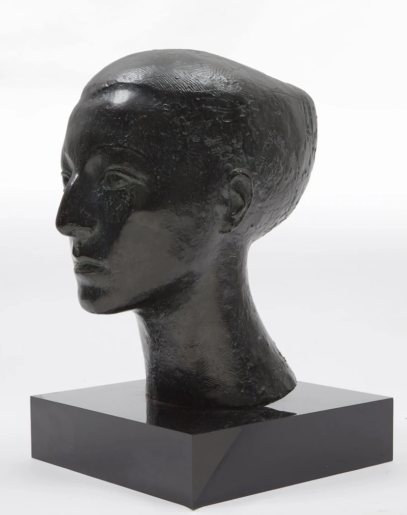 Tete by Antoniucci Volti