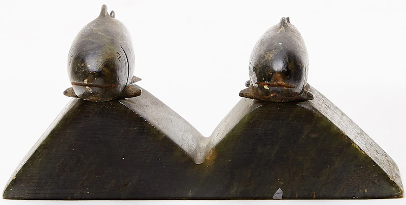 Peesee Oshuitoq, Two Fish, stone - view 2