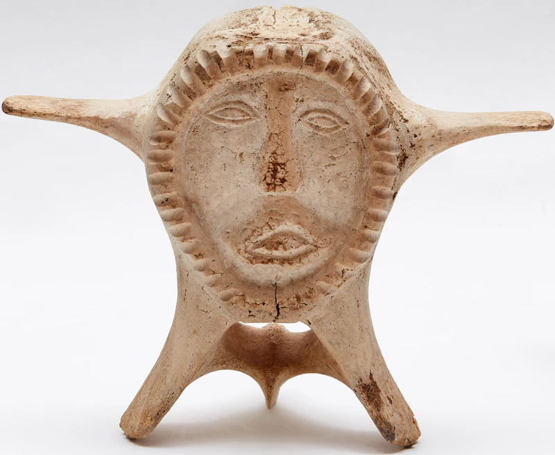 Unidentified Inuit Artist, Opposing Spirits, two-sided whale bone - view 4
