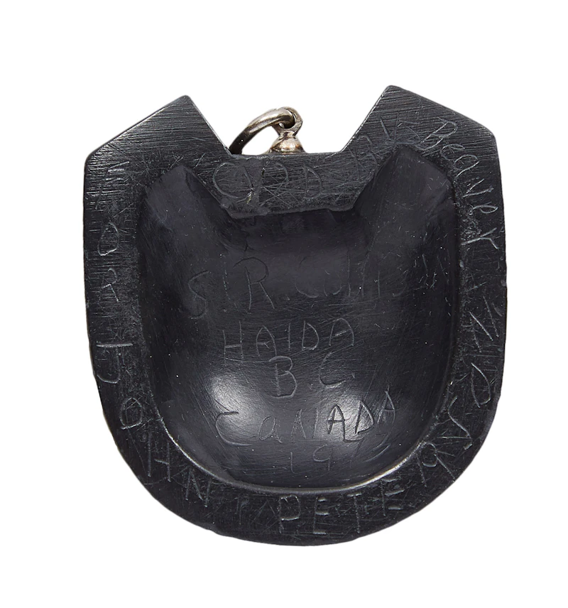 Pat Dixon, Eagle; Beaver; Killer Whale, two argillite pendants and one  brooch, 1984 - view 4