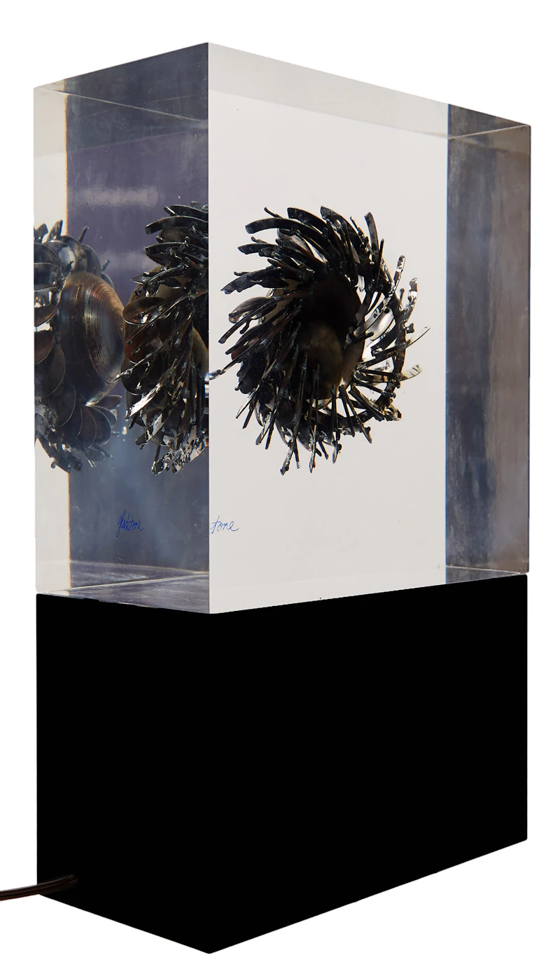 Gerald Gladstone, Optical Orbital Series #8, 1975, lucite sculpture with original lightbox, 1975  - view 2