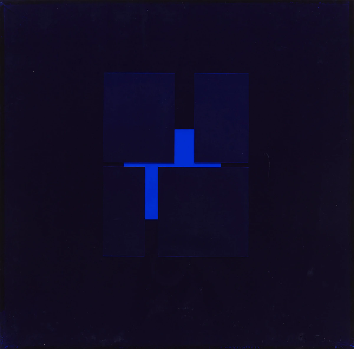 Gino Lorcini, Dimensions Blue #2, plexiglass and aluminum, 1970