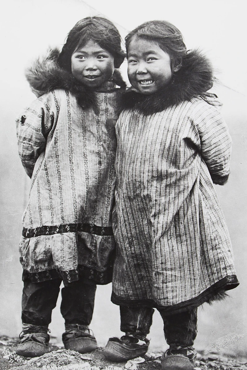 Carl and Alfred Lomen, Inuit Children, Alaska, photograph, circa 1900 - view 1