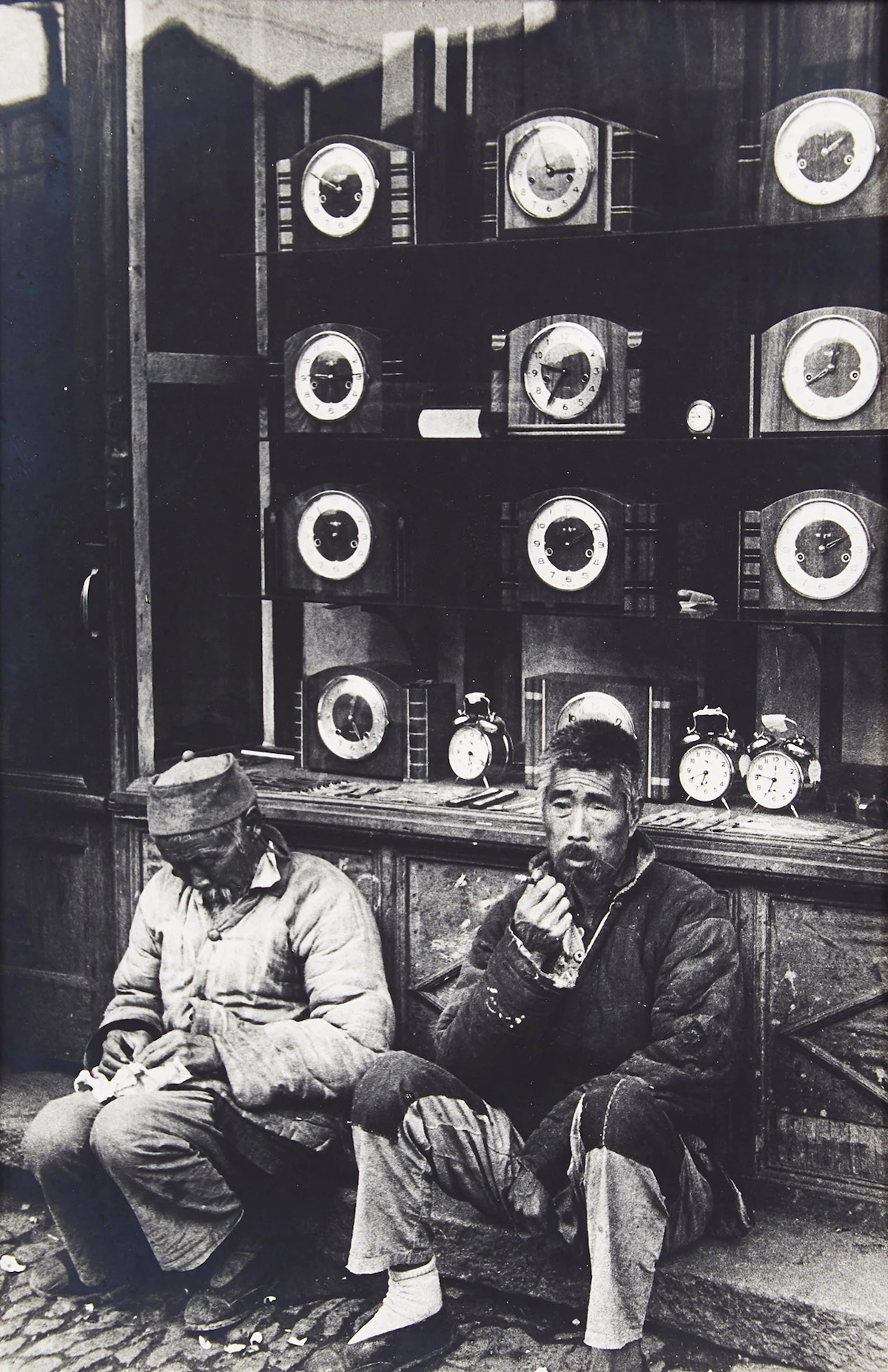 Sam Tata, Time and the Old Men, Shanghai, photograph, 1949