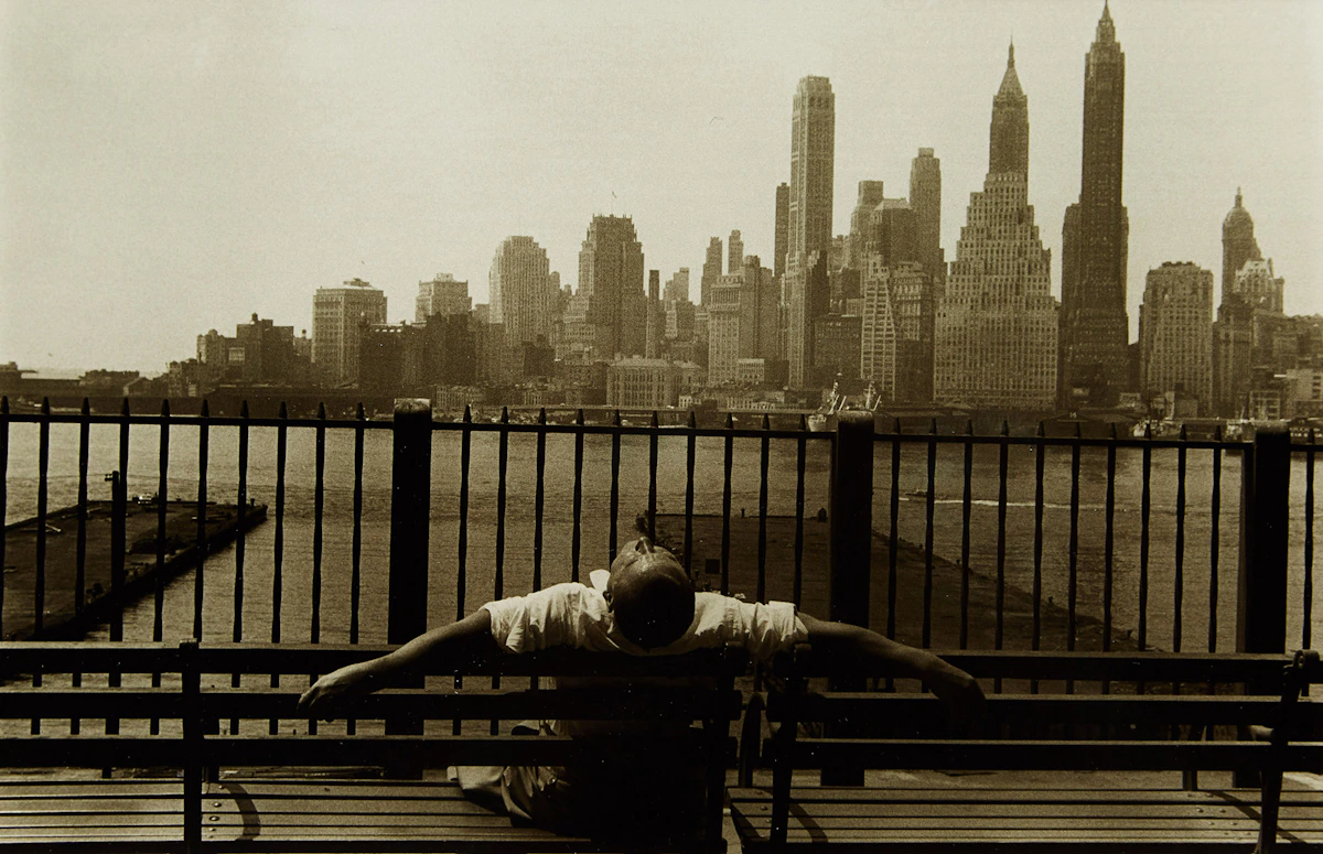 Louis Stettner, Brooklyn Promenade, gelatin silver print, 1954