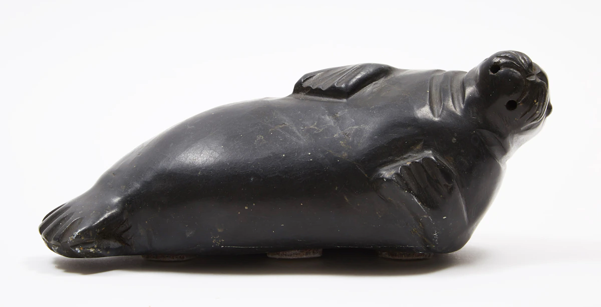 Daniel Nulukie, Walrus, stone