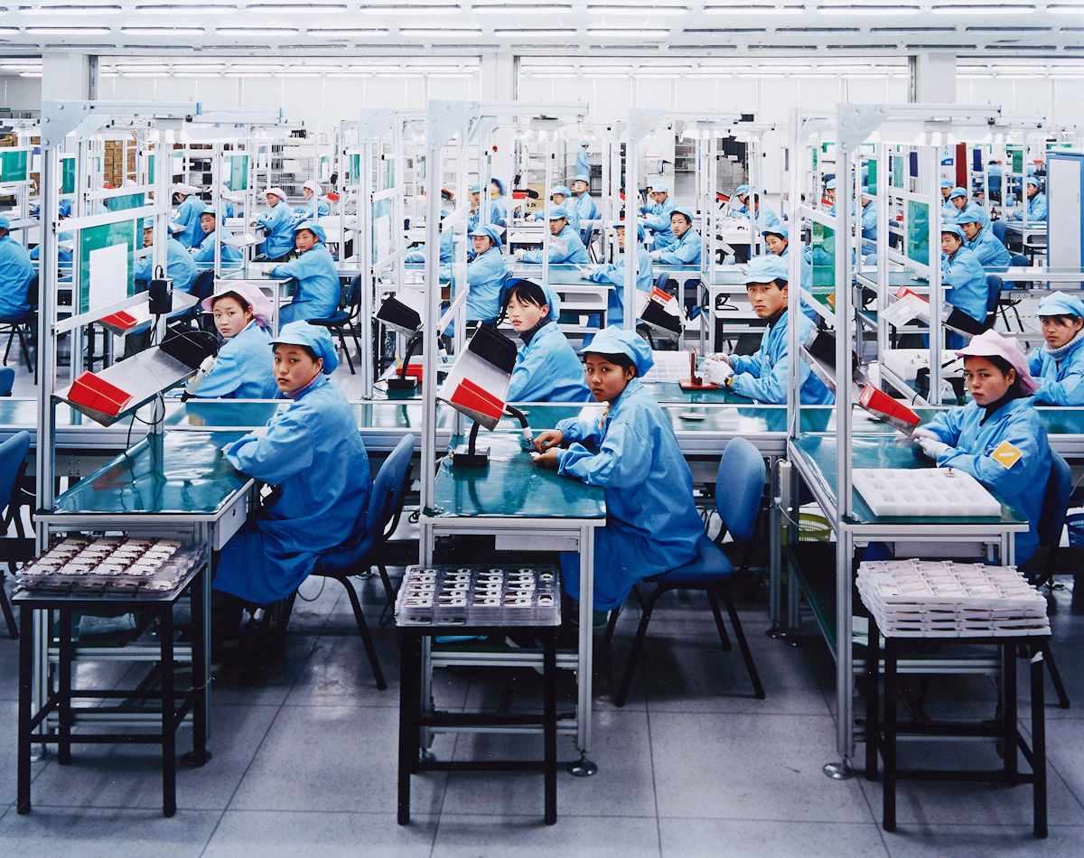 Edward Burtynsky, Manufacturing #15, Bird Mobile, Ningbo, Zhejiang Province, China, 2005, digital chromogenic colour print, 2007