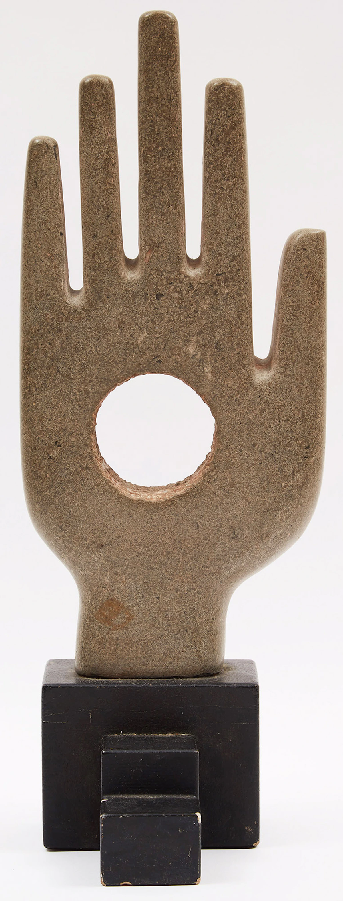 Roger Cavalli, Par le creux de la main, stone, 1975