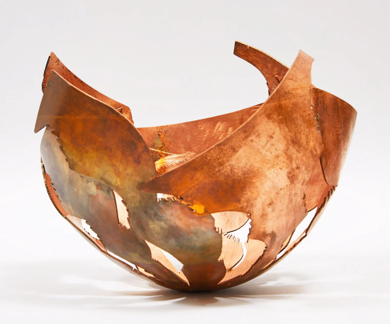 Lois Etherington Betteridge, Bowl (1990), copper