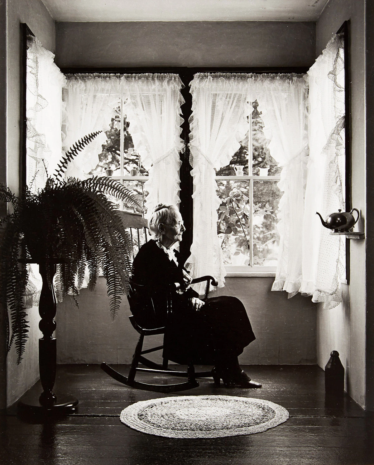 Arnold Newman, Grandma Moses, Eagle Bridge, New York, gelatin silver print laid on card, 1949