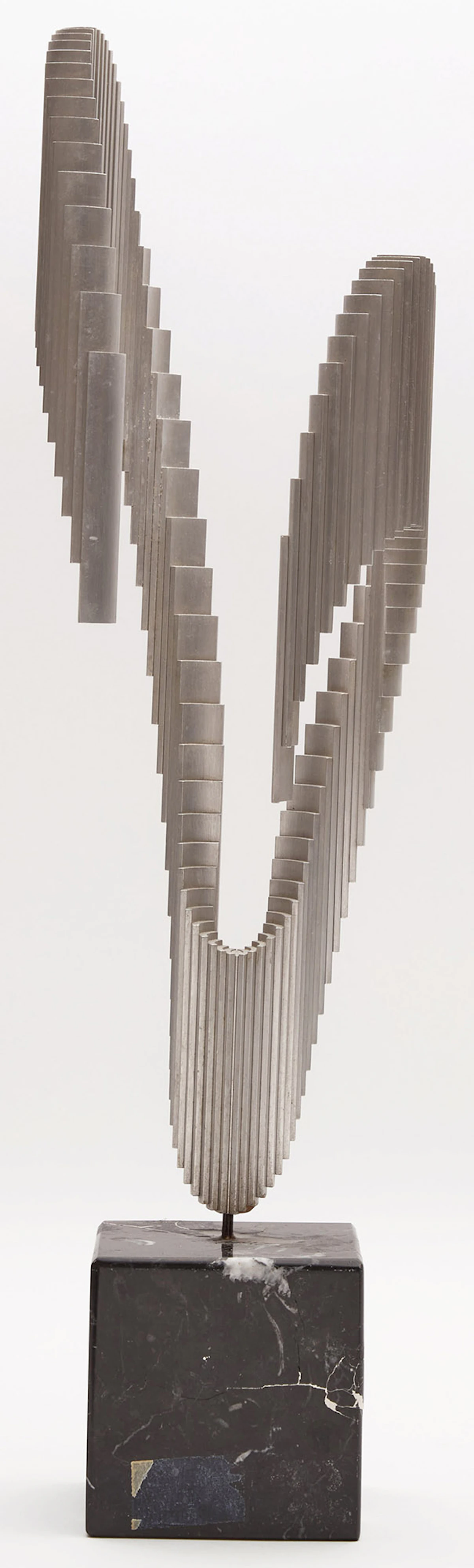 Ahmad Al-Shaikhly, Prelude to Pure Movement 2, aluminum and brass on a marble base, 1978