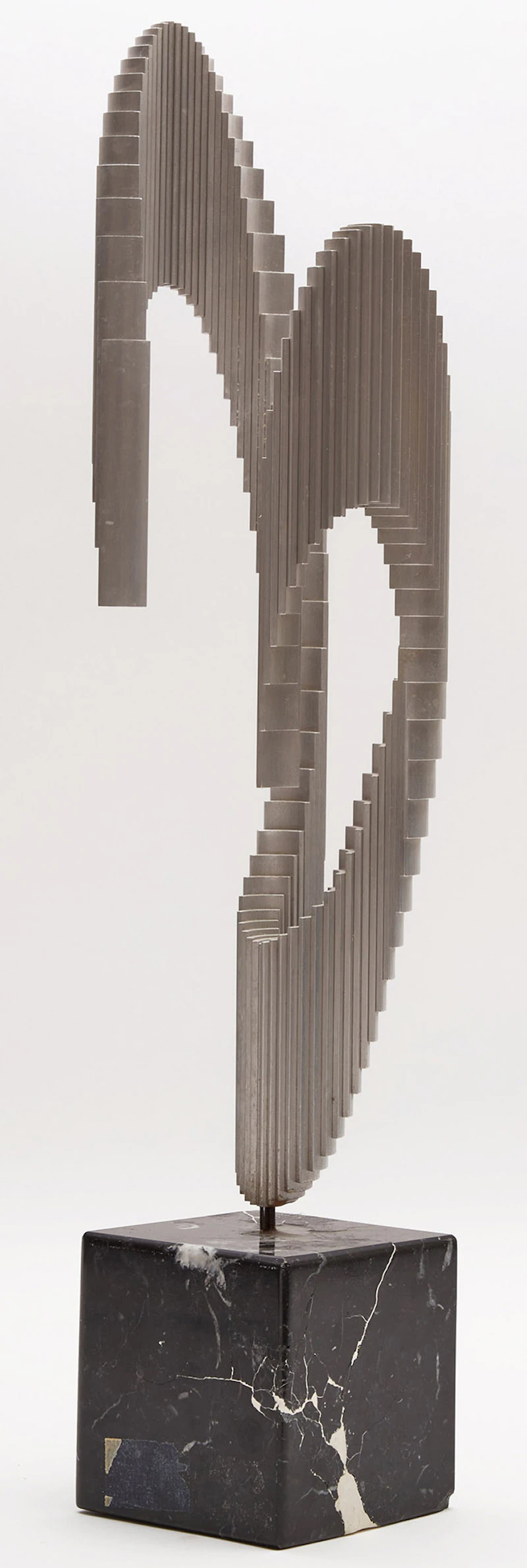 Ahmad Al-Shaikhly, Prelude to Pure Movement 2, aluminum and brass on a marble base, 1978 - view 3