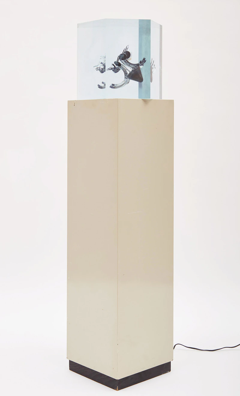 Gerald Gladstone, Spider, steel and lucite, circa 1975 - view 2
