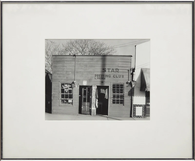 Walker Evans, Star Pressing Club, Vicksburg, Mississippi, gelatin silver print - view 2