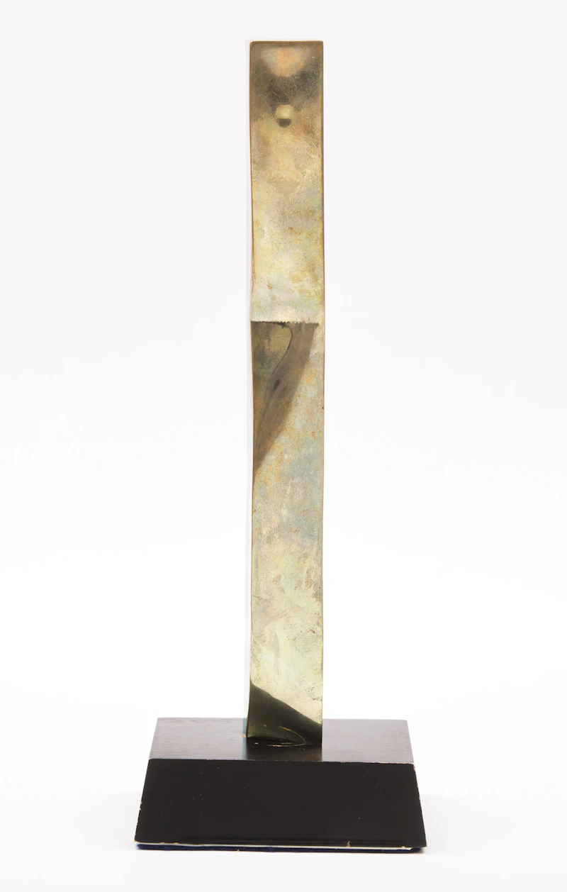 Mario Merola, Figure de proue, bronze on wood base