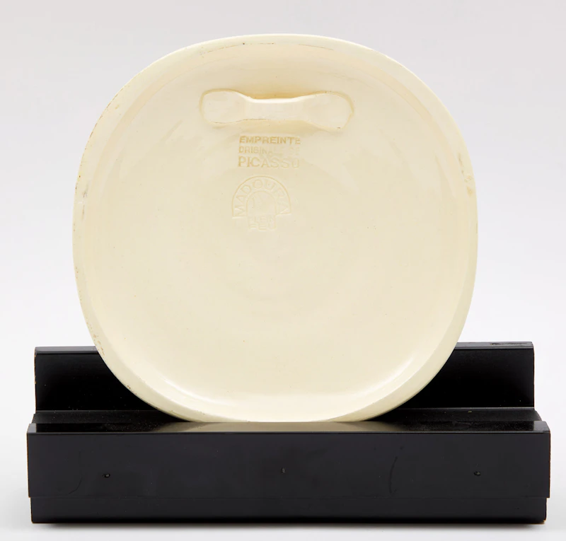 Pablo Picasso, Profil de Jacqueline (A.R. 383), white earthenware ceramic plaque with black oxide and white glaze, 1956 - view 2
