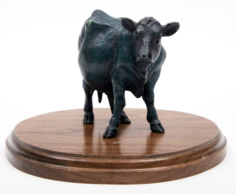 Joe Fafard, Three Cows, three bronze sculptures - view 2