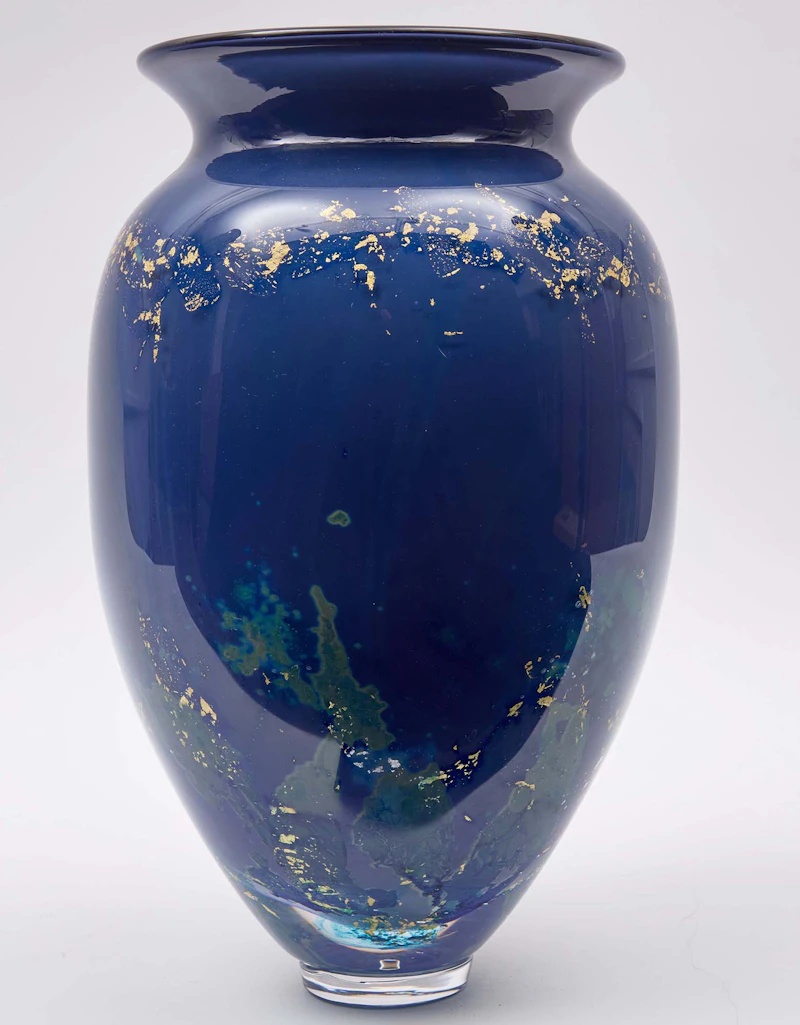 Toan Klein, Blue and Gold vase, coloured glass - view 2
