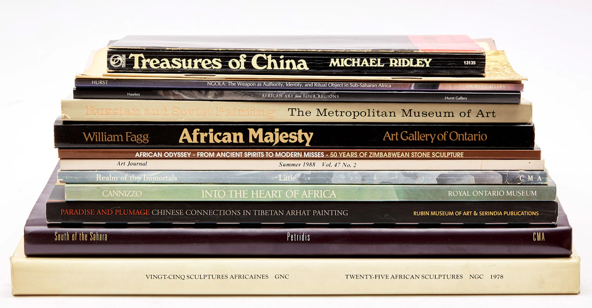 Books and Reference, A Selection of Fifteen International Art Reference Books, 15 books