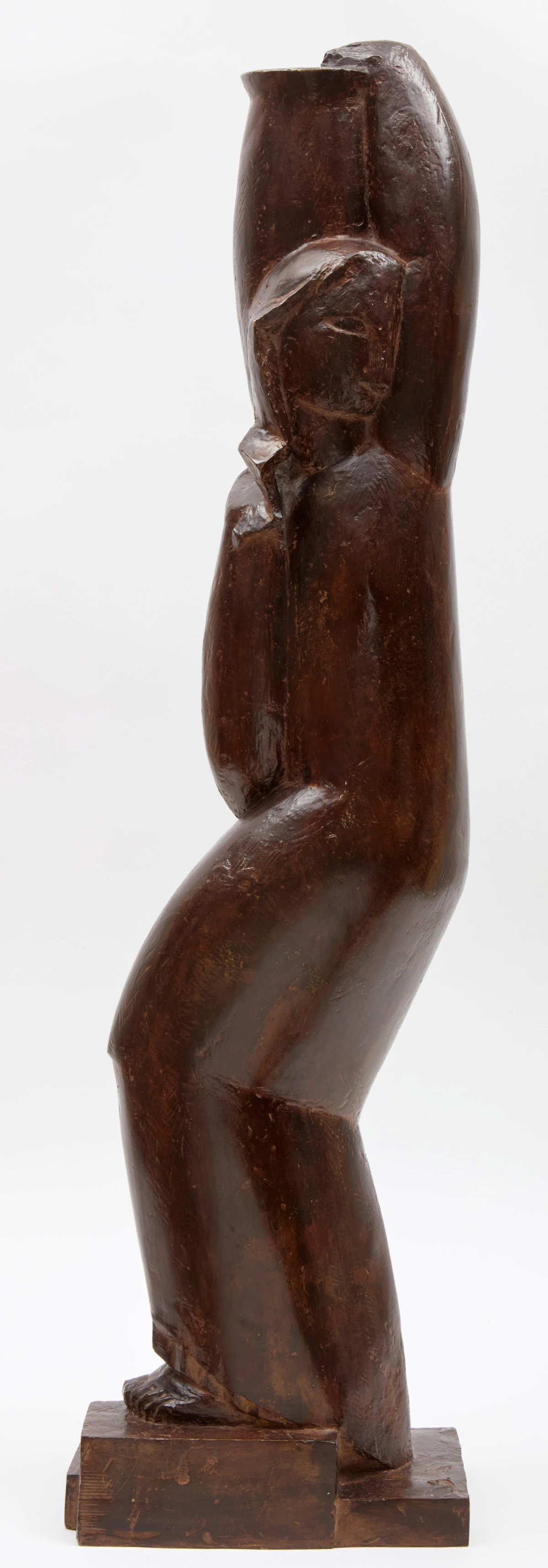 Béla Vörös, Femme à la cruche, bronze