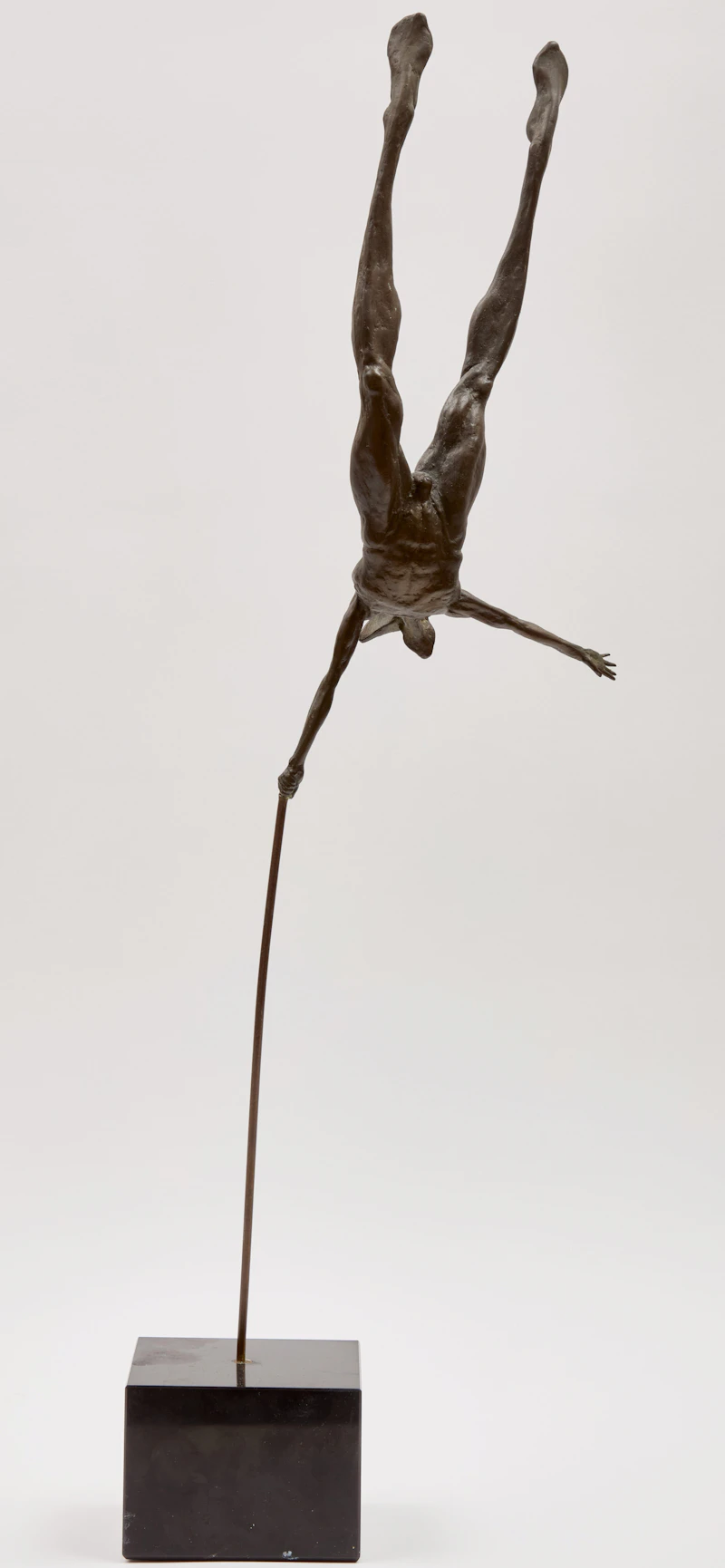 Donald Liardi, Small Vaulter, bronze - view 4